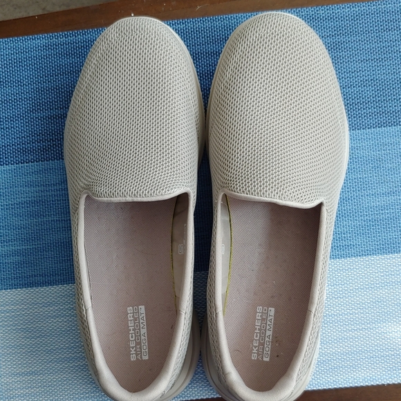 Skechers Women's Light Gray Slip-On Sneakers - Picture 1 of 5